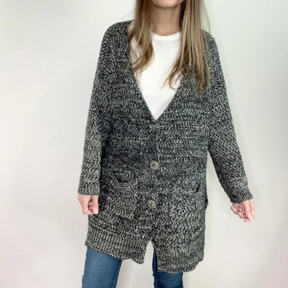 MILLAU Oversized chunky knit large button front Cardigan with pockets size Med